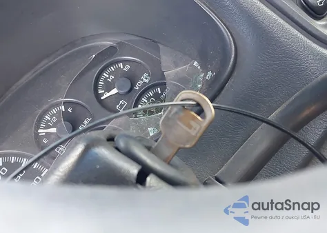 2000 Chevrolet Silverado 2500 Ls из США, поврежденный, VIN 1GCGC24U4YZ245597